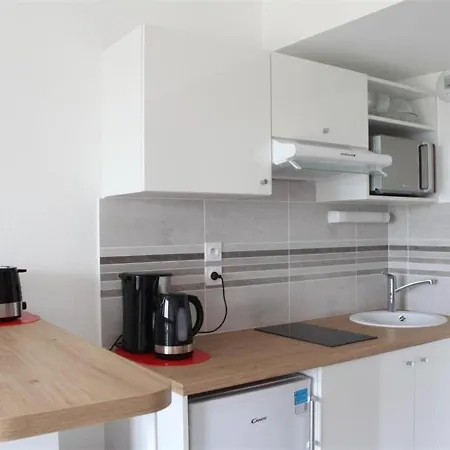 Moderne 2 Pieces Avec Parking Prive A - Fr-1-246-158 Apartamento